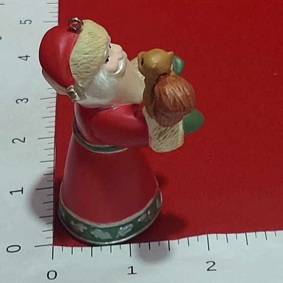 Hallmark A Visit From Santa Squirrel 2013 Christmas Tree Ornament - Picture 9 of 12